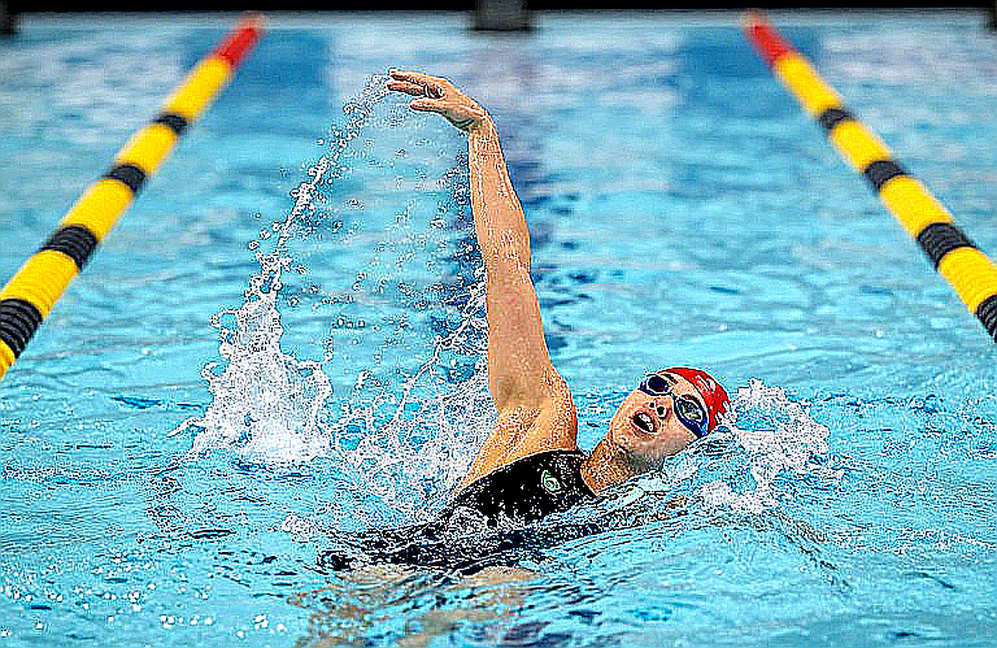 Abbey Weitzeil Returns Postpartum in 23.72: The 0.97-Second Gap Is Being Misread