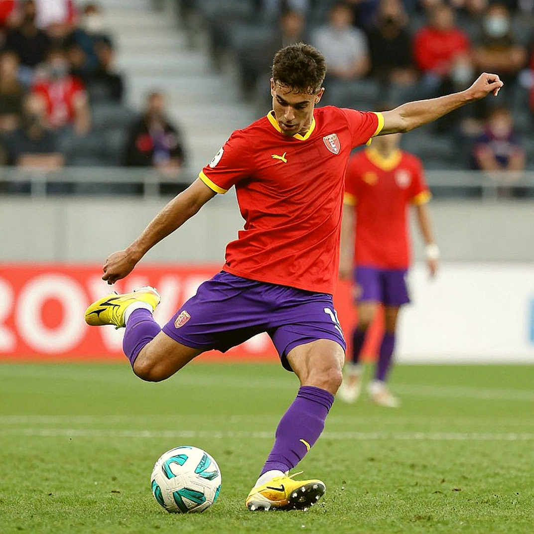 Bui Hoang Viet Anh and the 1.85m Gap in Vietnam's Defense Ahead of Malaysia
