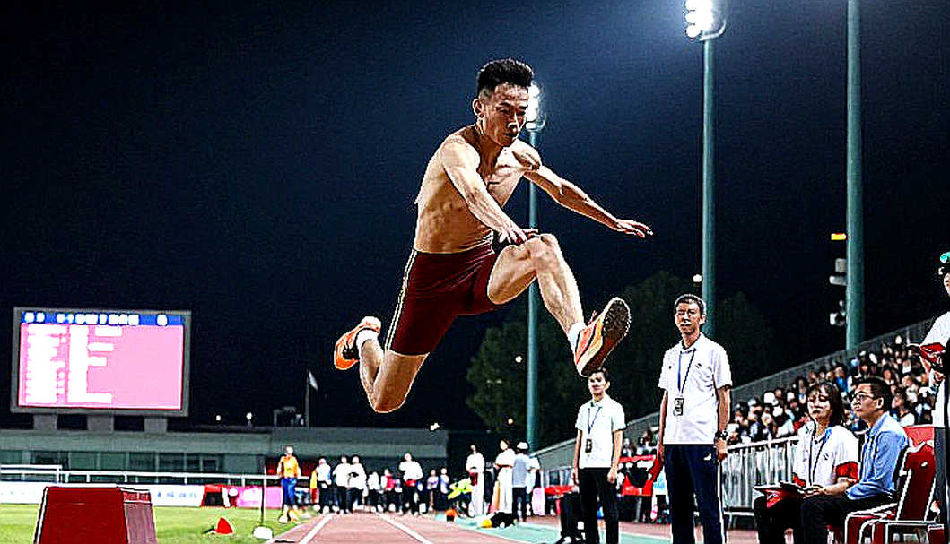 World Athletics giữ nguyên lệnh cấm Nga, Coe để ngỏ một lối quay lại