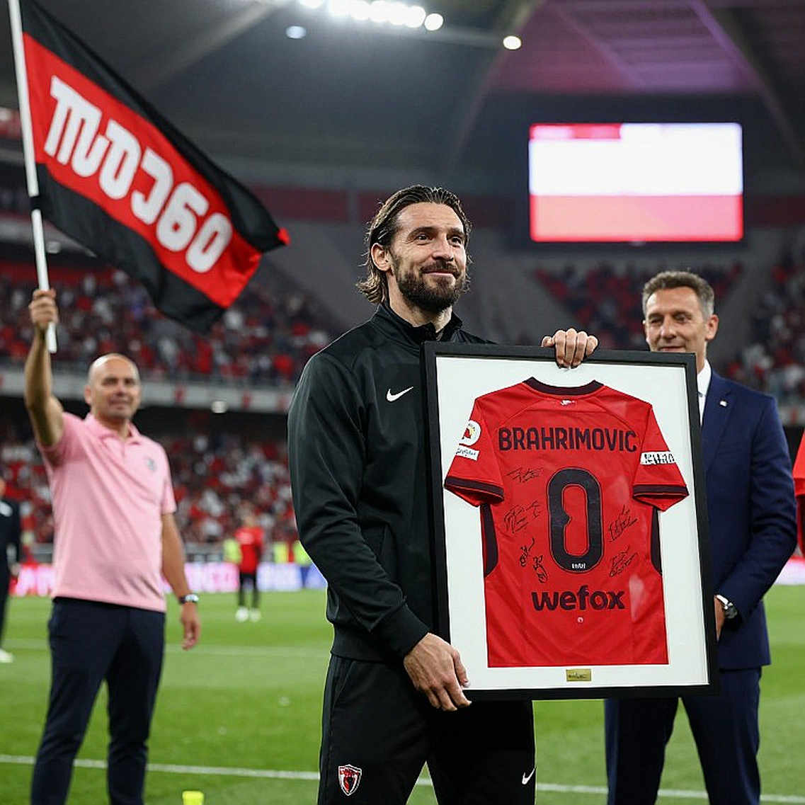 Roma và Inter cùng 12 điểm: trận đấu ở Olimpico và hóa đơn bản quyền phía sau