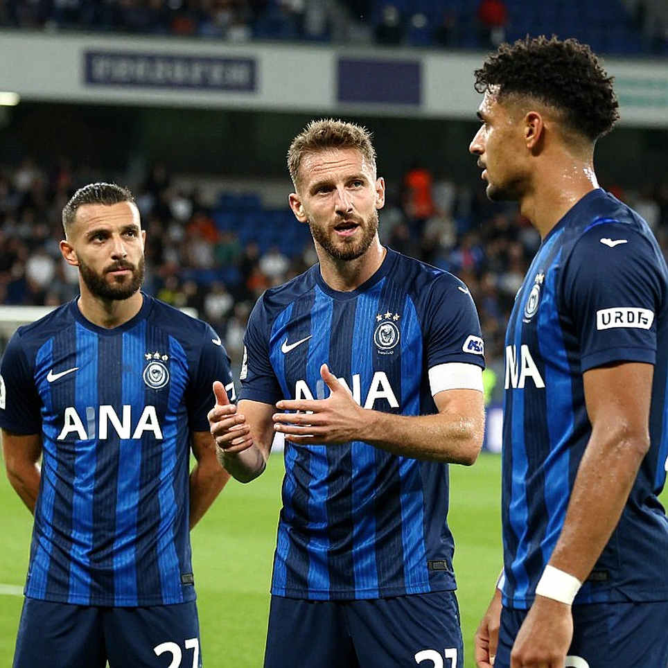 Ba mươi hai trang trắng trong hồ sơ tài chính một câu lạc bộ V-League