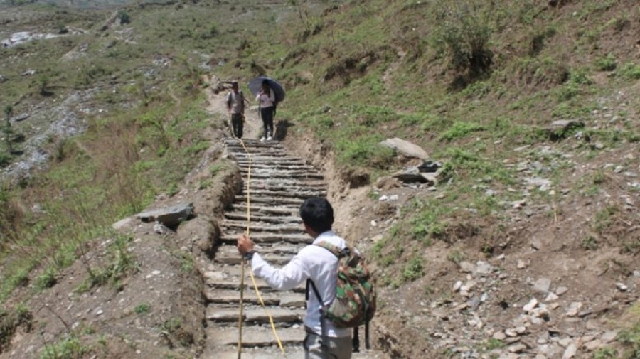  पदयात्रा पर्यटनका लागि अन्तर्राष्ट्रियरूपमा पदमार्ग छोटिएपछि वैकल्पिक मार्गको खोजी