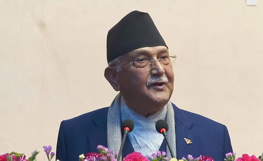 माधव नेपाल पक्षको राजीनामा रोक्न ओलीको प्रयास, बोलाए स्थायी कमिटी बैठक