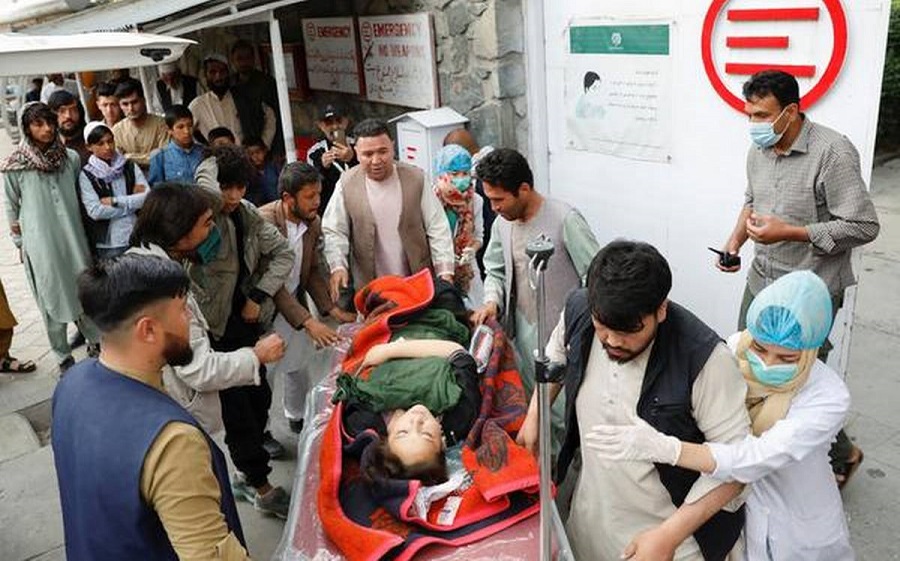 अफगानिस्तानको एक स्कूल बाहिर बम विस्फोट, ३० जनाको मृत्यु