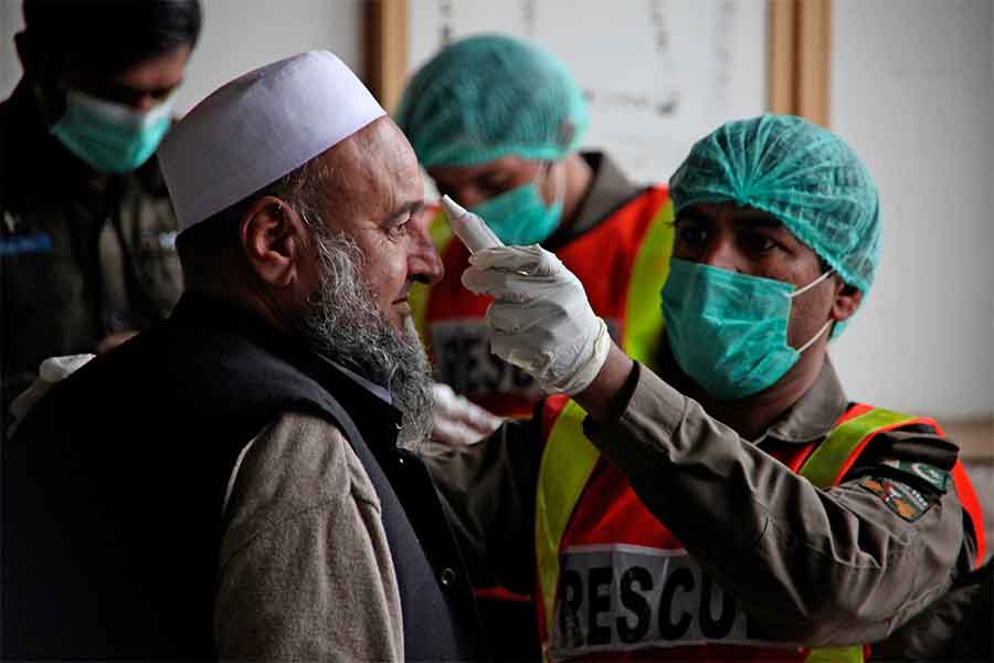 पाकिस्तानमा कोरोना भाइरसबाट २ लाख २५ हजारभन्दा बढी संक्रमित