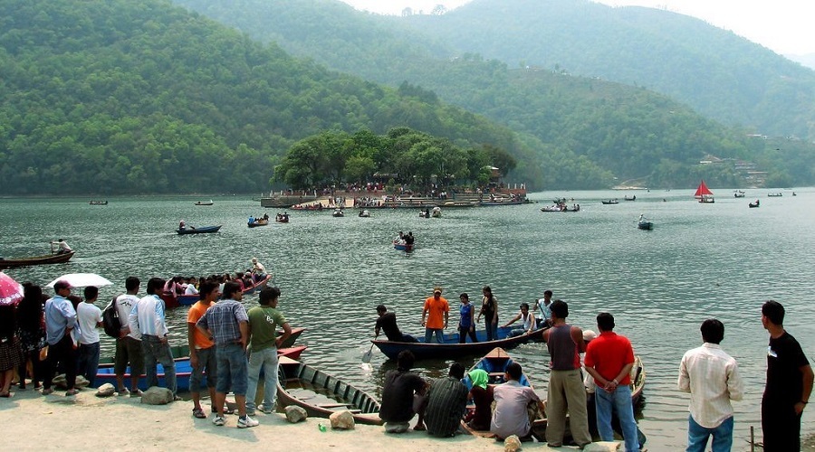 पोखरामा आन्तरिक पर्यटकको चहलपहल बढ्दै