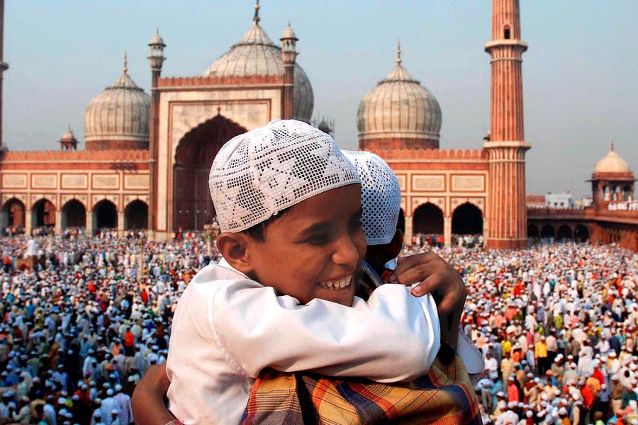 आज विशेष नमाज पाठ गरी ईद उल फित्र मनाइँदै, सरकारले दियो सार्वजनिक विदा 