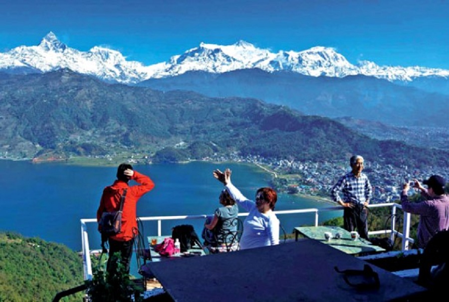 Tourists in pokhara mciwlq2su7