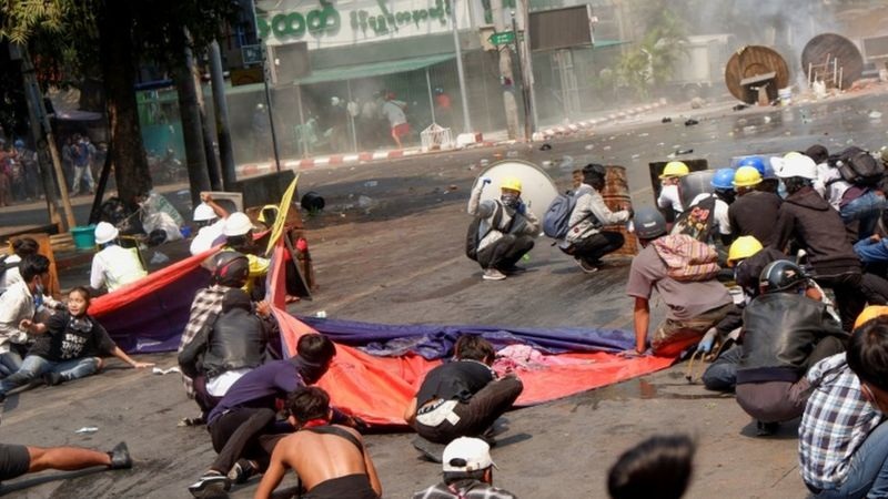 म्यानमारमा सैनिक ‘कू’विरुद्धको आन्दोलनमा गोली प्रहार, ३८ जनाको मृत्यु