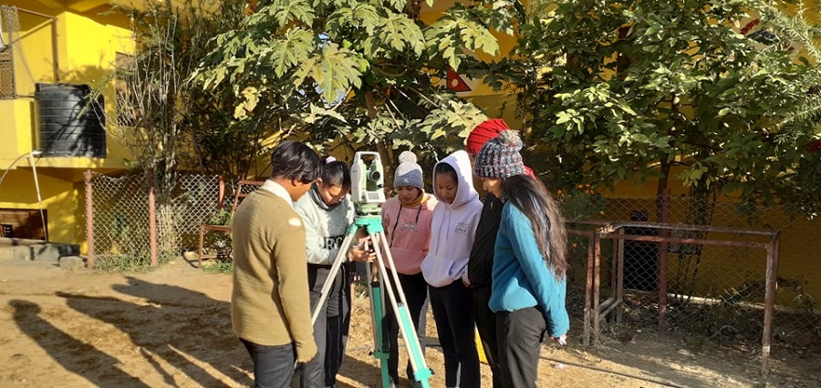 रोल्पाका स्थानीय सरकार : यसरी खटिरहेछन् विद्यालय शिक्षा उकास्‍न