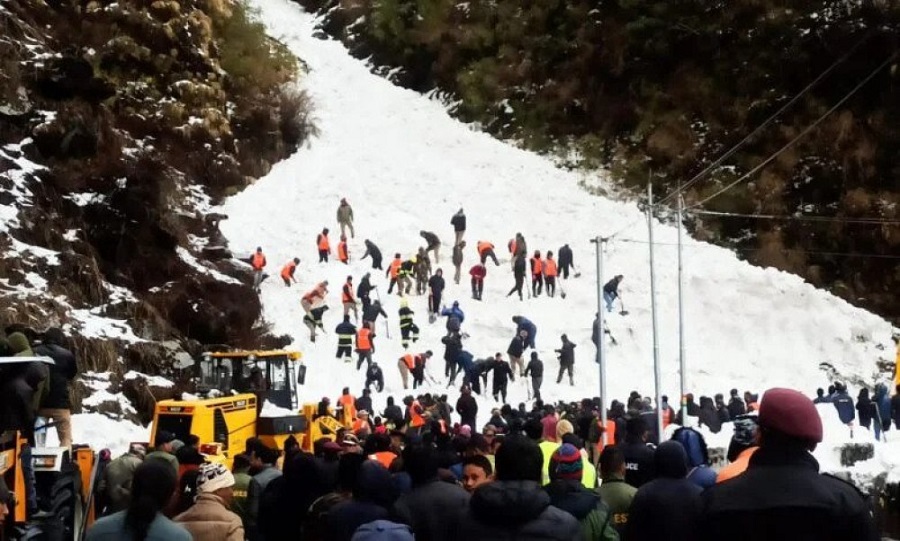 सिक्किममा गएको हिमपहिरोमा परी ३ नेपालीसहित ७ जनाको मृत्यु, १३ जना घाइते