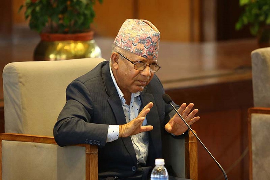 पुरानो नेकपा ब्यूँत्याए राष्ट्रपति बन्न माधवकुमार नेपाल तयार