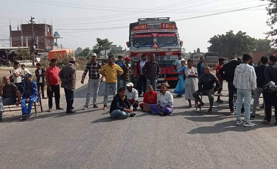 ३ घण्टापछि खुल्यो माओवादीले हरिवनमा बन्द गरेको राजमार्ग 
