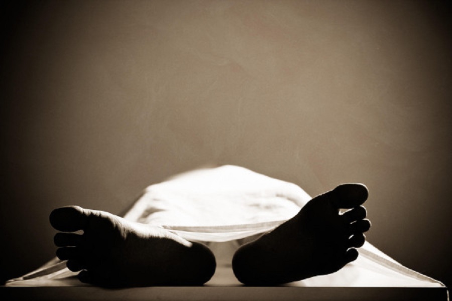 स्टेचरमा बोकेर भोट हाल्न लगिएका वृद्धको मृत्यु