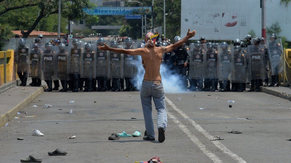 732810802clashes break out in venezuela border towns