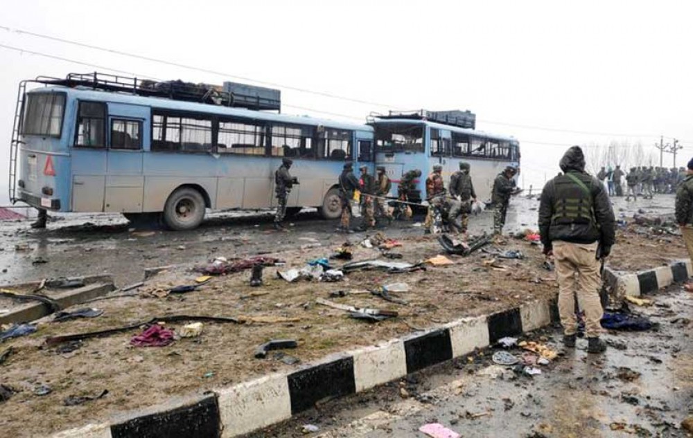 कश्मीरमा चरमपन्थीको आक्रमणबाट ४० सुरक्षाकर्मीको मृत्यु, प्रधानमन्त्री ओलीद्वारा निन्दा