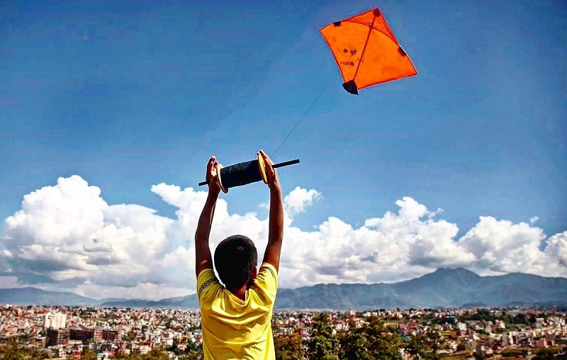 चङ्गा उडाउँदा करेन्ट लागेर बालकको मृत्यु