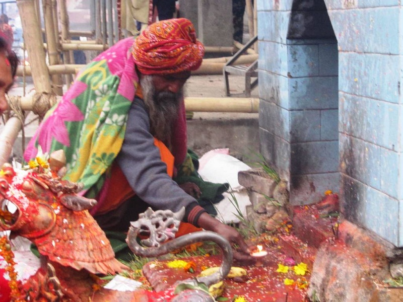 महाशिवरात्रीका दिन डोलेश्वर मन्दिरमा भीड