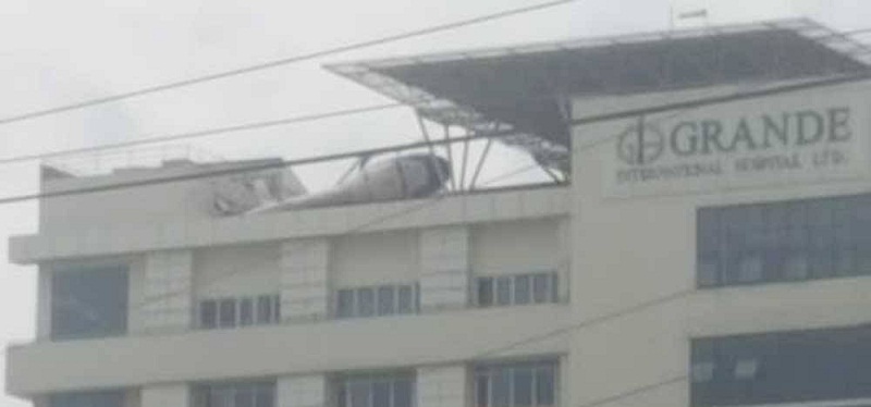 ग्राण्डीको छतमा सिम्रिकको हेलिकोप्टर दुर्घटना