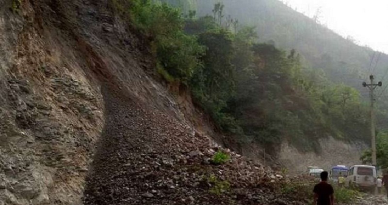 देशभर भारी वर्षा : ठाउँठाउँमा पहिरो, नारायणगढ–मुग्लिन सकड अवरुद्ध 